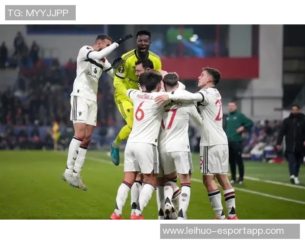 克尼佩尔连续三场得分20首次突破30分表现出色助球队赢得胜利 克尼佩尔连续三场得分20首次突破30分表现出色助球队赢得胜利